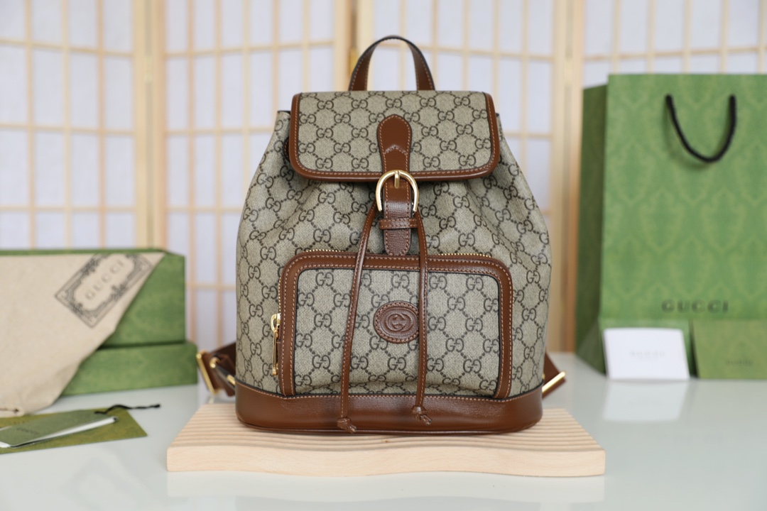 GUCCI 인터로킹 G로고 백팩 (674147)