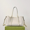 GUCCI GG 엠블럼 미디엄 토트백 (815214)