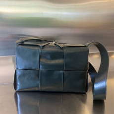 BOTTEGA VENETA 아르코 카메라백 (731165)