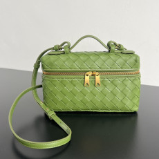 BOTTEGA VENETA 뱅뱅 베니티 케이스 (789109)