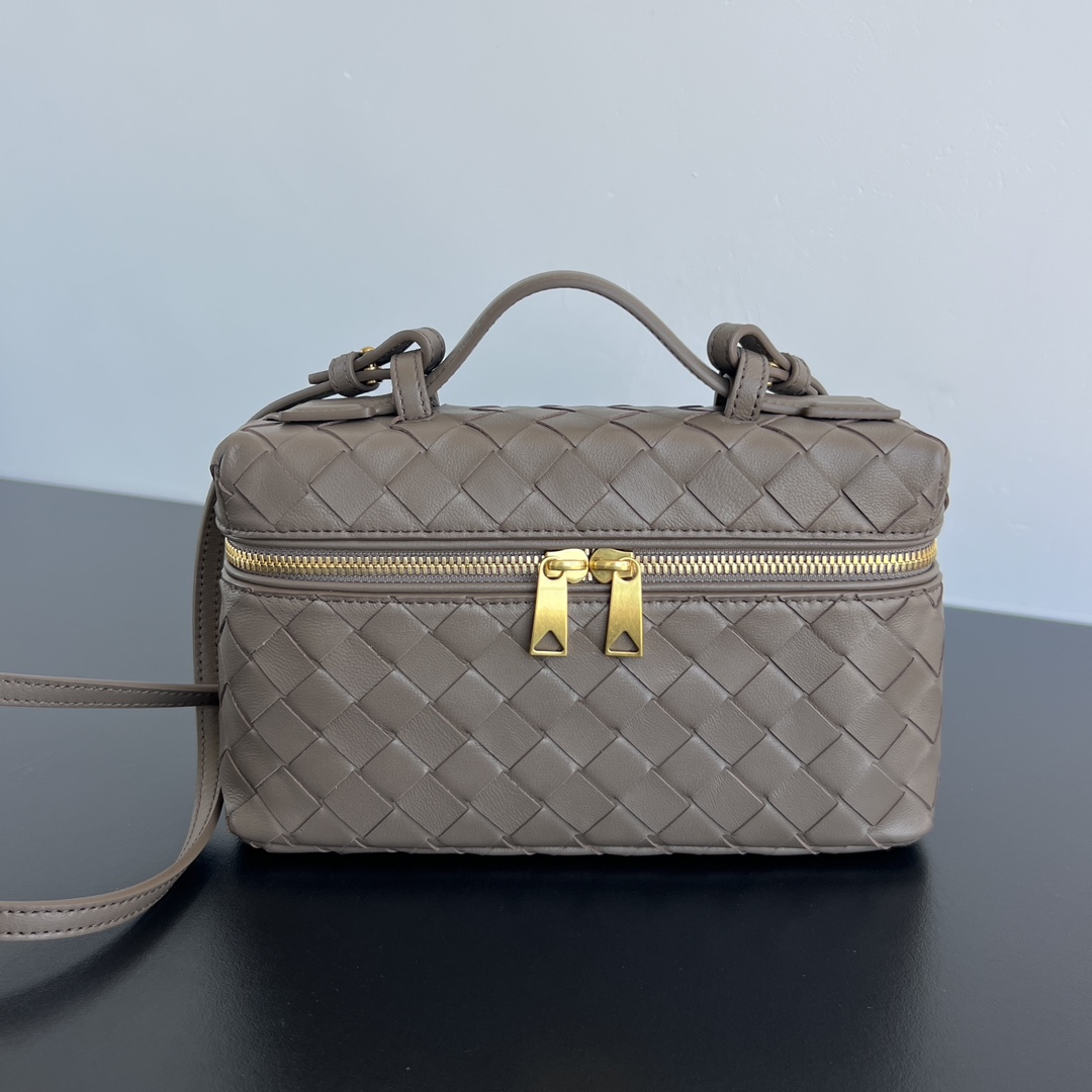 BOTTEGA VENETA 뱅뱅 베니티 케이스 (789109)