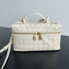 BOTTEGA VENETA 뱅뱅 베니티 케이스 (789109)