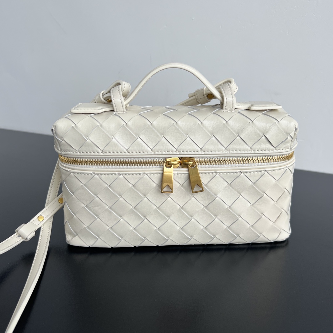 BOTTEGA VENETA 뱅뱅 베니티 케이스 (789109)