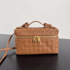 BOTTEGA VENETA 뱅뱅 베니티 케이스 (789109)