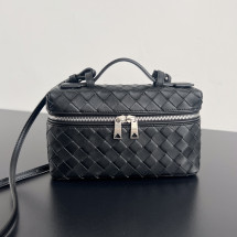 BOTTEGA VENETA 뱅뱅 베니티 케이스 (789109)