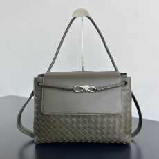 BOTTEGA VENETA 미디엄 안디아모 메신저 백 (815781)