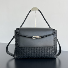BOTTEGA VENETA 미디엄 안디아모 메신저 백 (815781)