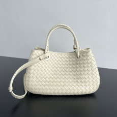 BOTTEGA VENETA 바스켓 (815781)