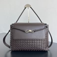 BOTTEGA VENETA 미디엄 안디아모 메신저 백 (815781)