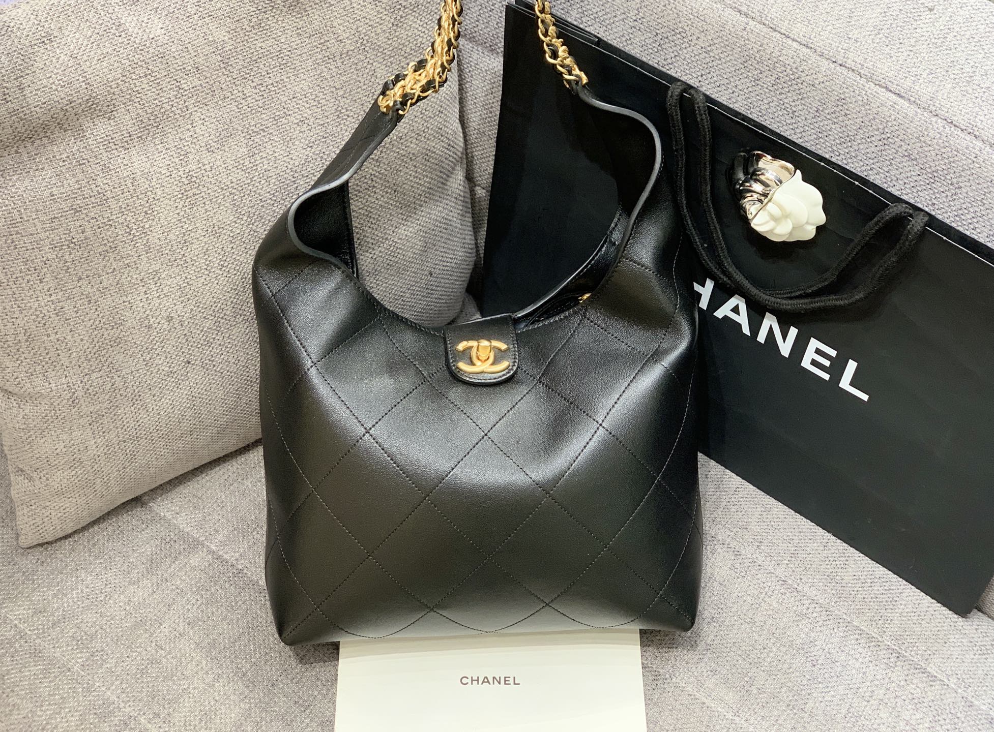 CH*NEL 미디움 호보백