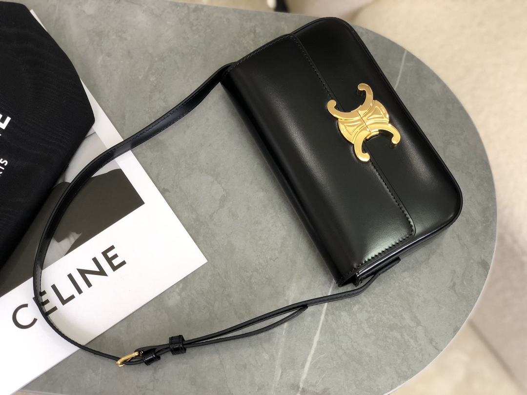 CELINE 클로드 숄더백