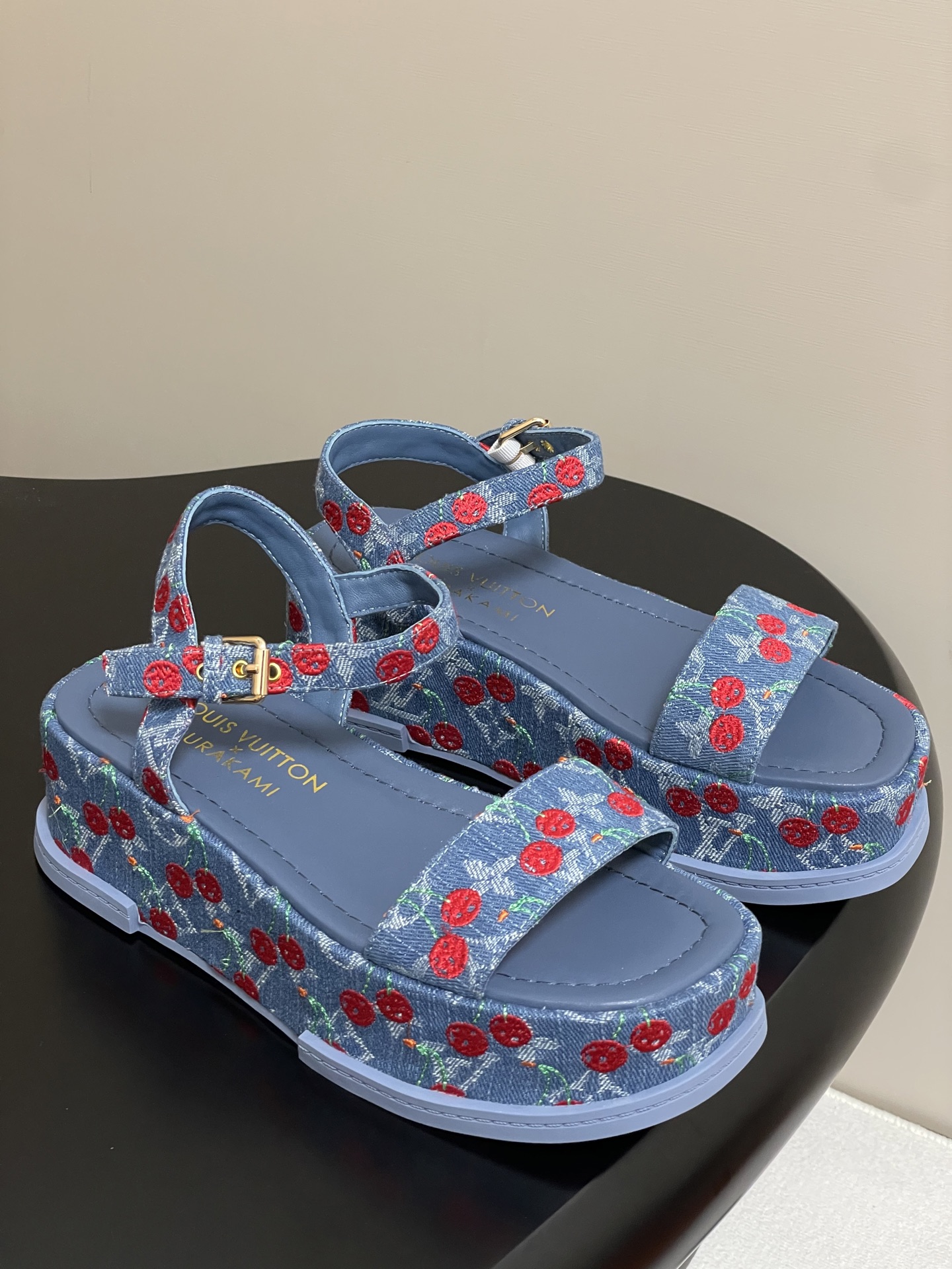 Louis Vuitton 마야 플랫폼 샌들