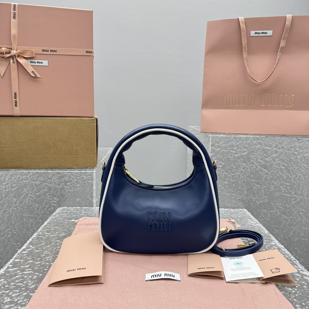 MIUMIU wander 호보백