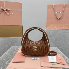 MIUMIU wander 호보백