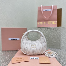 MIUMIU wander 호보백