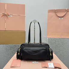 MIUMIU Leather Pocket 핸들백