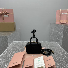 MIUMIU Leather 트릭백