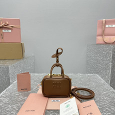 MIUMIU Leather 트릭백
