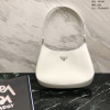 PRADA 클레오 브러쉬드 레더 숄더백