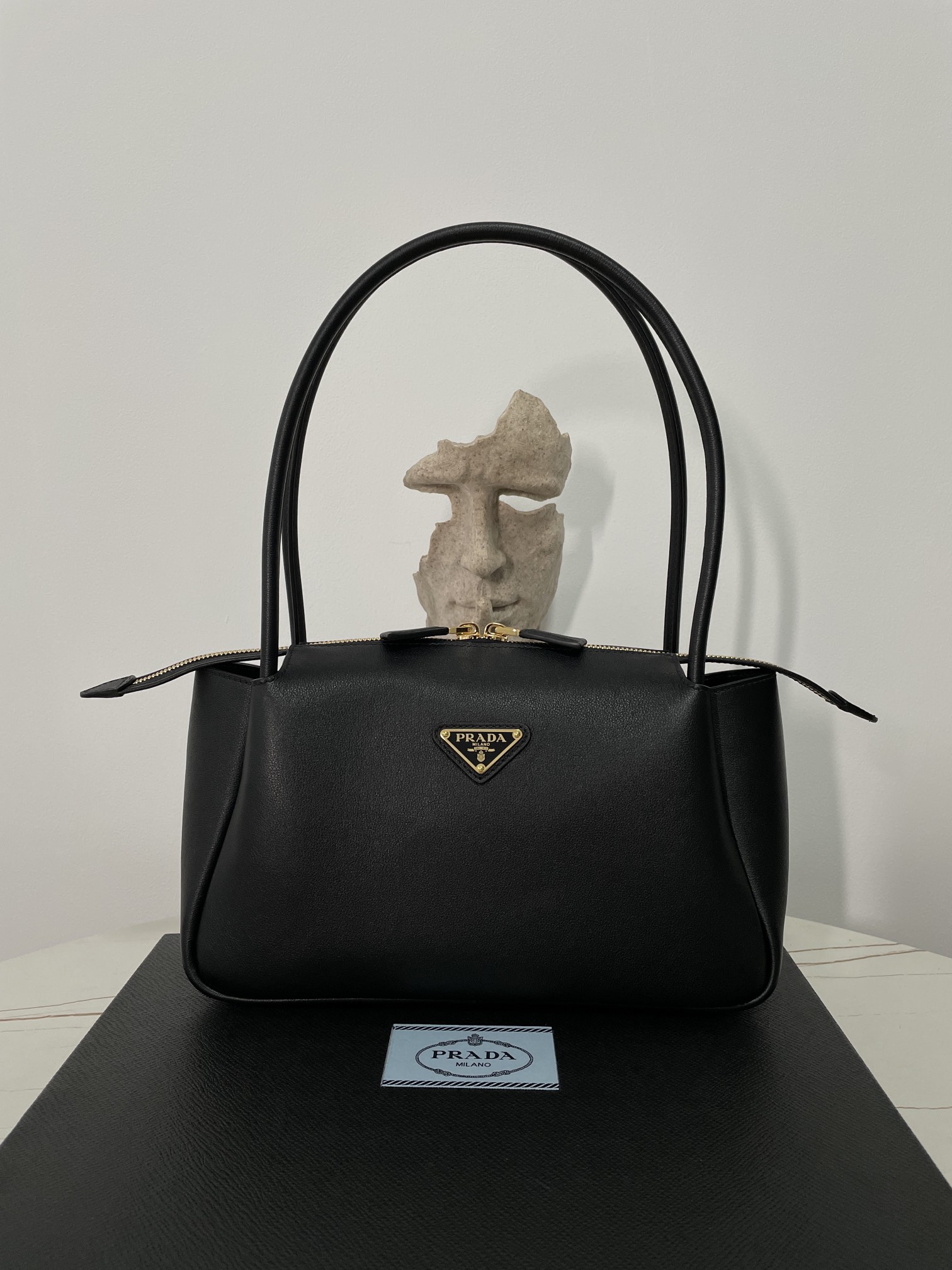 PRADA 달링 미디엄 가죽 숄더백