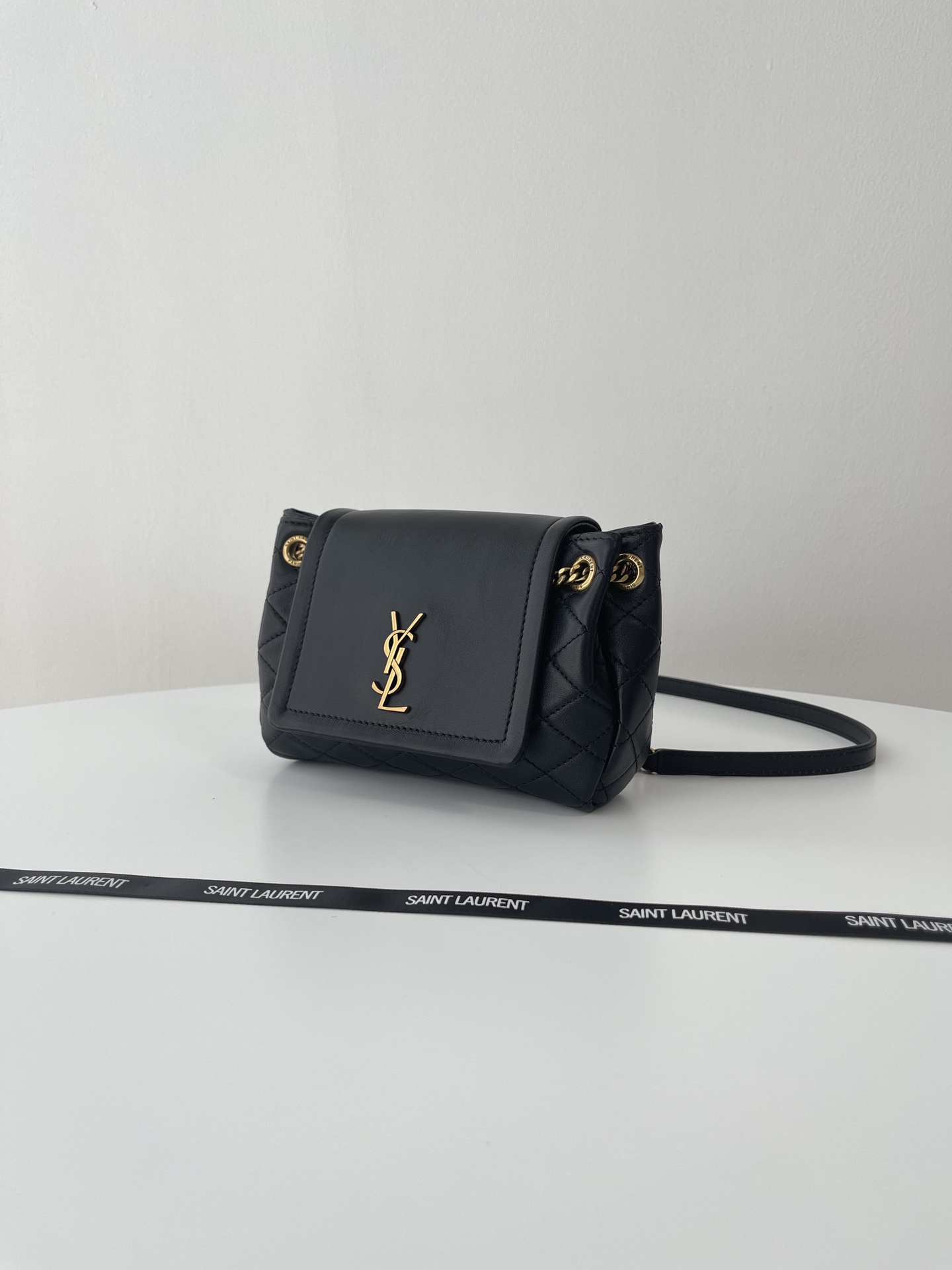YSL 양가죽 NOLITA 미니