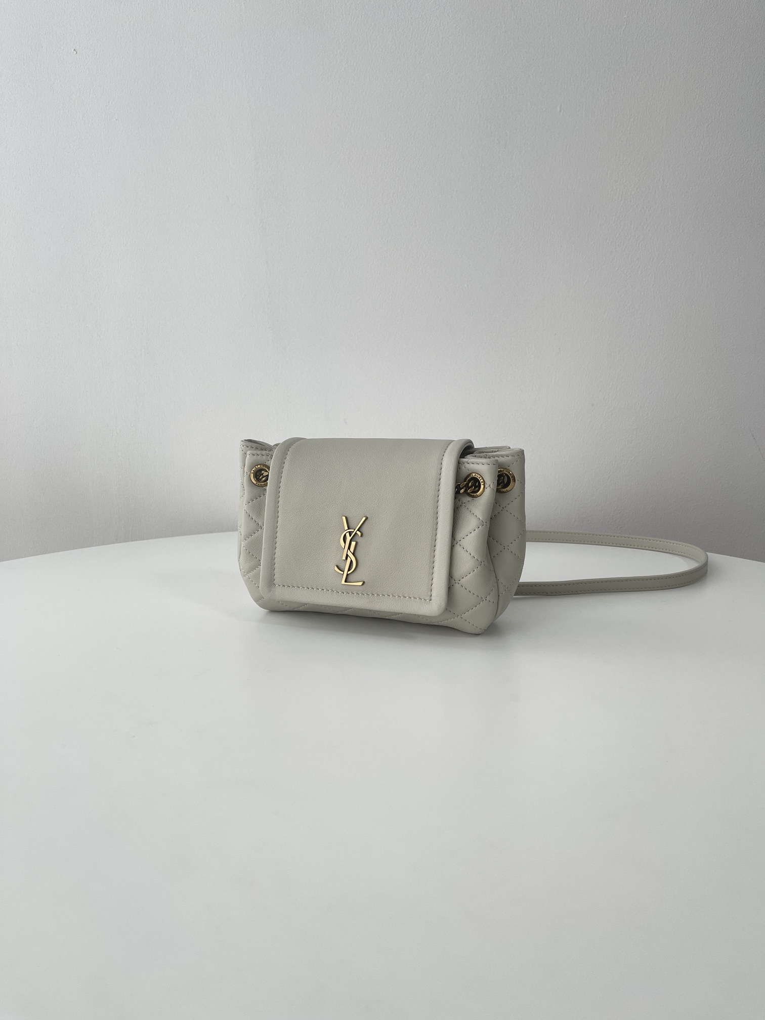 YSL 양가죽 NOLITA 미니