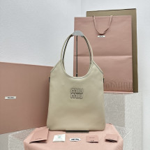 MIUMIU  아이비 토트백