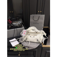 발렌시아가 르 시티 스몰 백 화이트