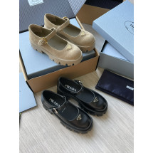 PRADA 통굽메리제인