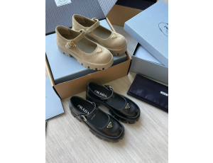 PRADA 통굽메리제인