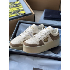 PRADA 통굽 스니커즈